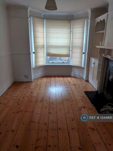 3 Bedroom Terraced House To Rent In Grove Road, Beccles, NR34