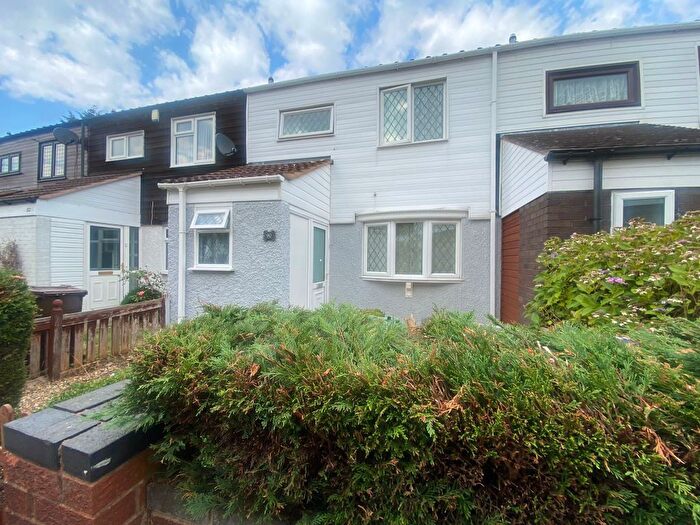 3 Bedroom Property To Rent In Cambridge Drive, Birmingham, B37