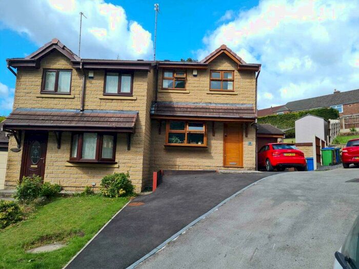 3 Bedroom Semi-Detached House To Rent In Apple Way, Middleton, M24