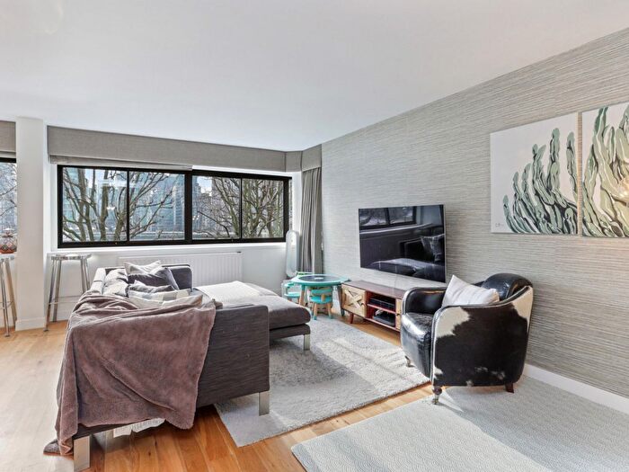 2 Bedroom Flat For Sale In Grosvenor Road, London, SW1V