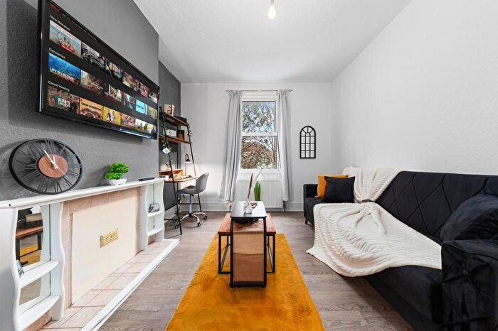 1 Bedroom Maisonette To Rent In Green Lane, Ilford, IG3