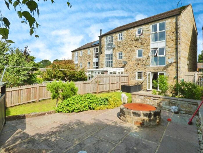 4 Bedroom Semi-Detached House For Sale In Hollingworth Close, Skipton, BD23