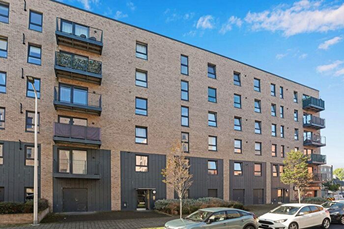 2 Bedroom Flat For Sale In / Ropemaker Street, Leith, Edinburgh, EH6