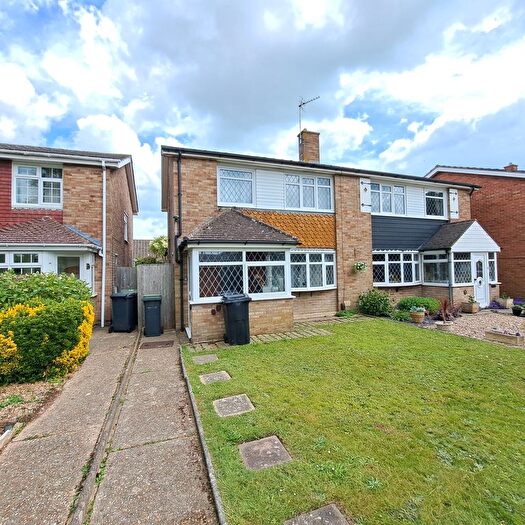 3 Bedroom Semi-Detached House To Rent In Briar Close, Gosport, PO12