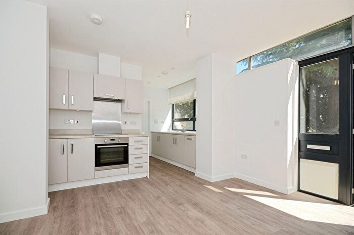 1 Bedroom Flat For Sale In Newsom Place, St. Albans, AL1