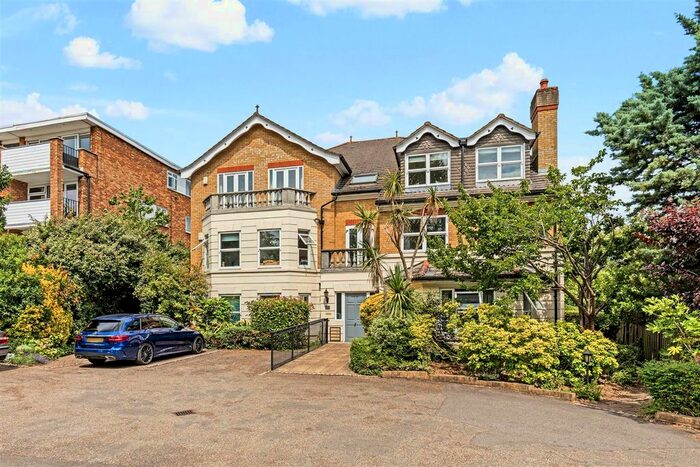 2 Bedroom Flat To Rent In Wrenshaw Court, The Downs, Wimbledon, SW20