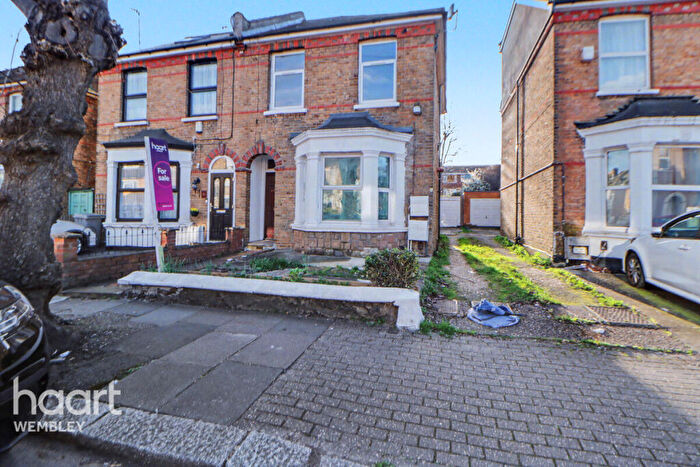 4 Bedroom Semi Detached House For Sale In Wembley, HA0