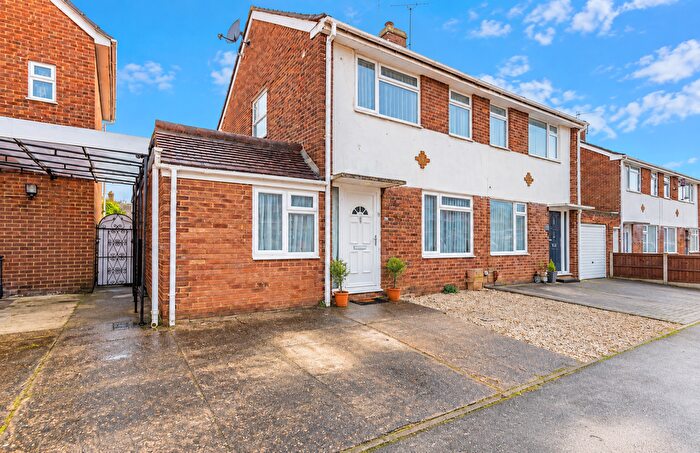 3 Bedroom Semi-Detached House For Sale In Robson Drive, Aylesford, ME20