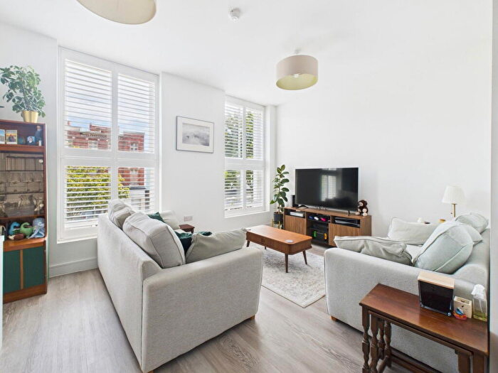 2 Bedroom Flat For Sale In Worthing, BN11