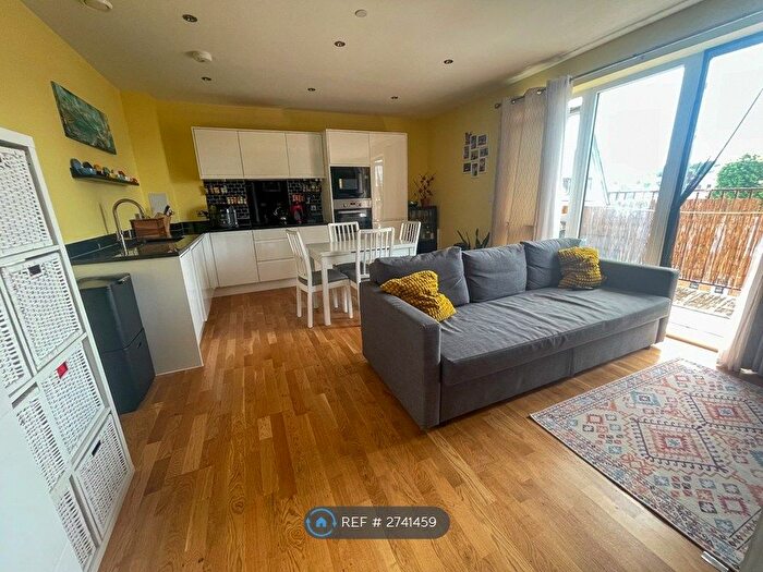 2 Bedroom Flat To Rent In Cowan House, London, SE10