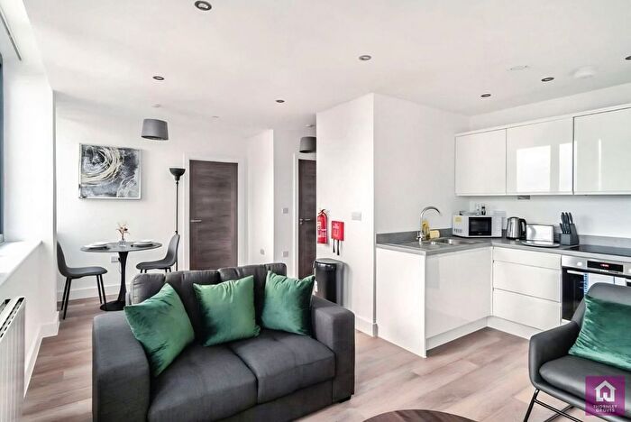 1 Bedroom Flat To Rent In Alexander House, Talbot Road, Old Trafford, Manchester, M16