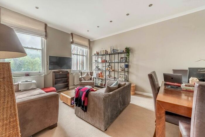 2 Bedroom Flat To Rent In Emperors Gate, South Kensington, London, SW7