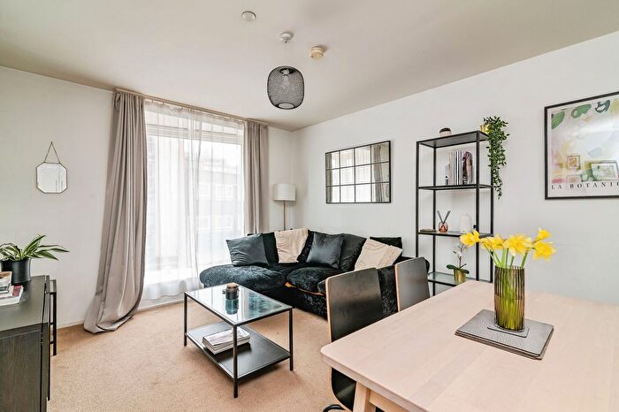 2 Bedroom Flat To Rent In Nottingham One Entrance B, Nottingham, NG1