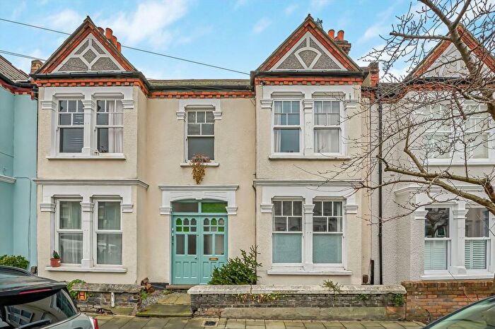 2 Bedroom Flat To Rent In Delia Street, Earlsfield, SW18