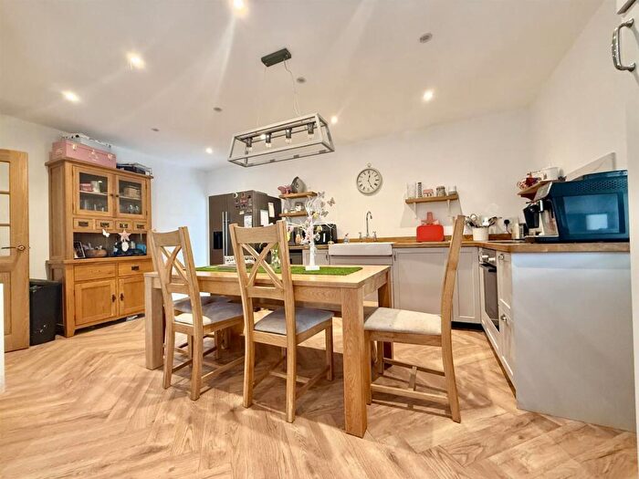 3 Bedroom Detached Bungalow For Sale In Bayfield Gardens, Dymock, GL18