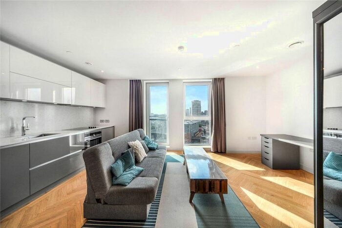 Studio To Rent In Southwark Bridge Road, Elephant And Castle, London, SE1