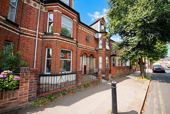 6 Bedroom Terraced House For Sale In Wantage Road, Reading, RG30