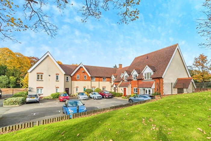 2 Bedroom Flat For Sale In Woburn Road, Heath And Reach, Leighton Buzzard, Bedfordshire, LU7