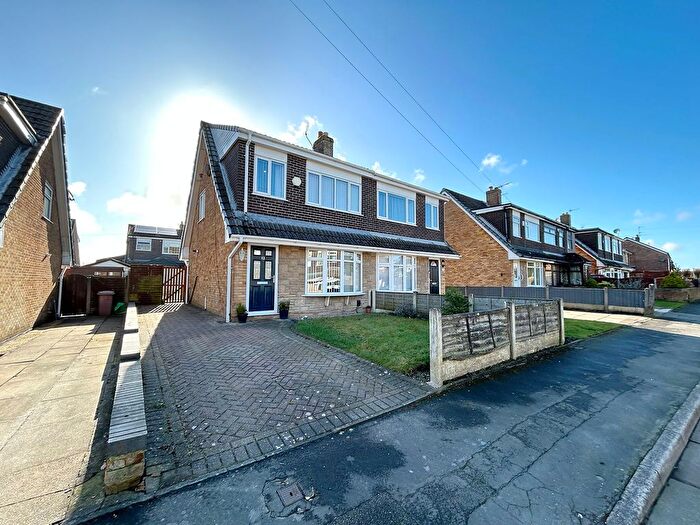 3 Bedroom Semi-Detached House For Sale In Blackleyhurst Avenue, Billinge, Wigan, WN5