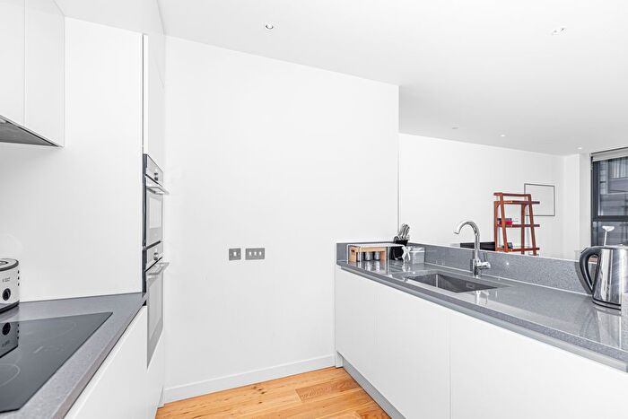 1 Bedroom Flat To Rent In , Simpson Loan, Edinburgh, EH3