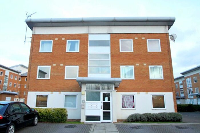 2 Bedroom Flat For Sale In Felixstowe Court, London, E16