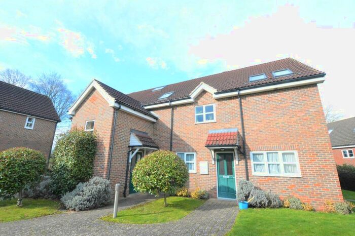 1 Bedroom Flat To Rent In Banfield Court, London Colney, AL2