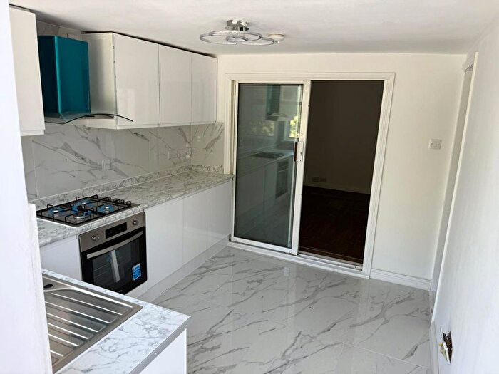 2 Bedroom Flat To Rent In Grange Road, London, E13