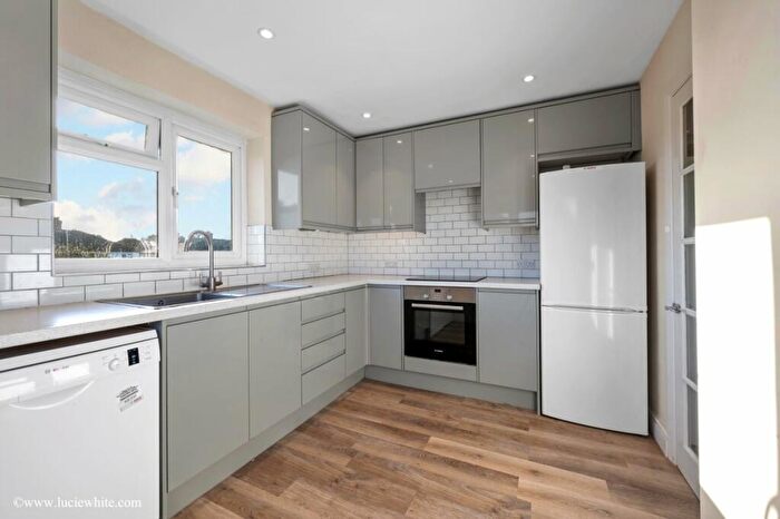 2 Bedroom Apartment To Rent In Wilton Gardens, West Molesey, KT8