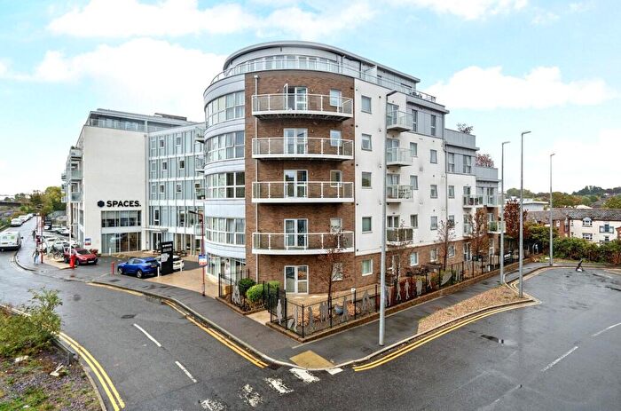 2 Bedroom Flat For Sale In Station View, Guildford, Surrey, GU1