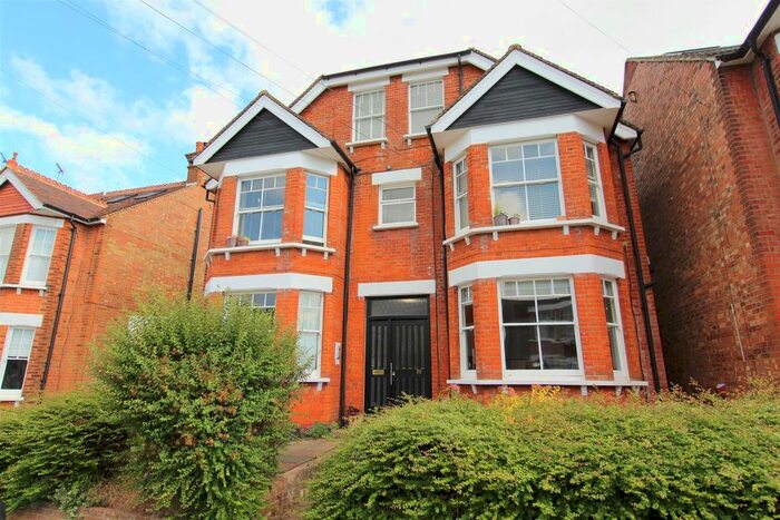 2 Bedroom Flat To Rent In Riverside, Ramsbury Road, St Albans, AL1