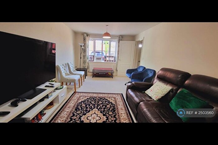 3 Bedroom Detached House To Rent In Bushmead, Monkston, Milton Keynes, MK10