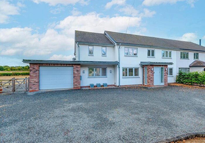 4 Bedroom Semi-Detached House For Sale In Astwood Lane, Stoke Prior, B60