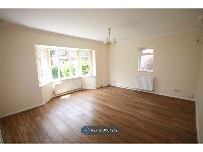 3 Bedroom Terraced House To Rent In Lancaster Road, Droylsden, Manchester, M43