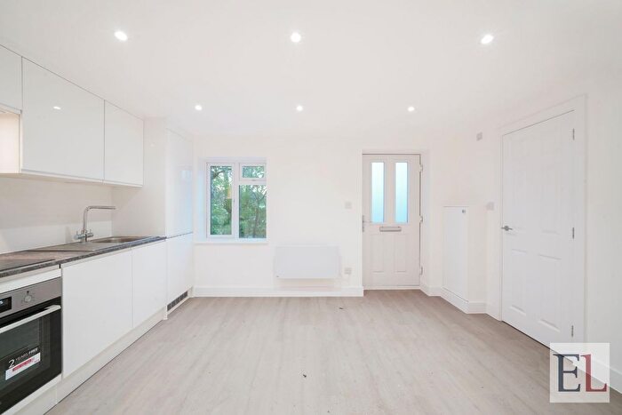 2 Bedroom Flat For Sale In Field End Road, Pinner, HA5