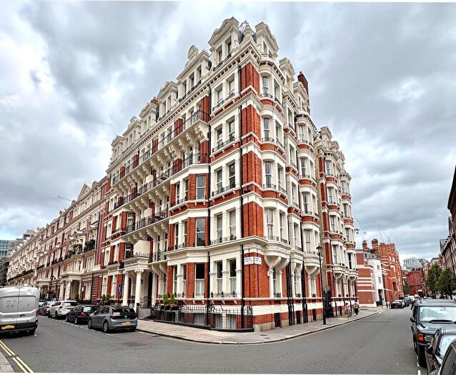 4 Bedroom Flat To Rent In Cardinal Mansions, London, SW1P