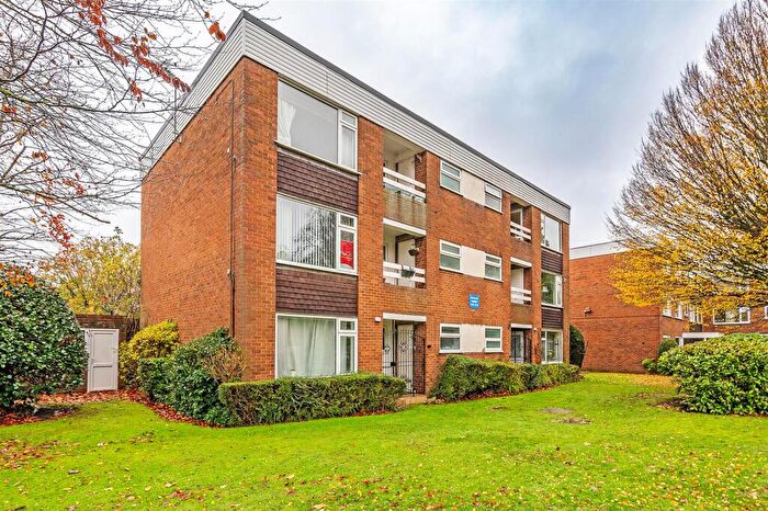 2 Bedroom Flat For Sale In Kingslea Road, Solihull, B91