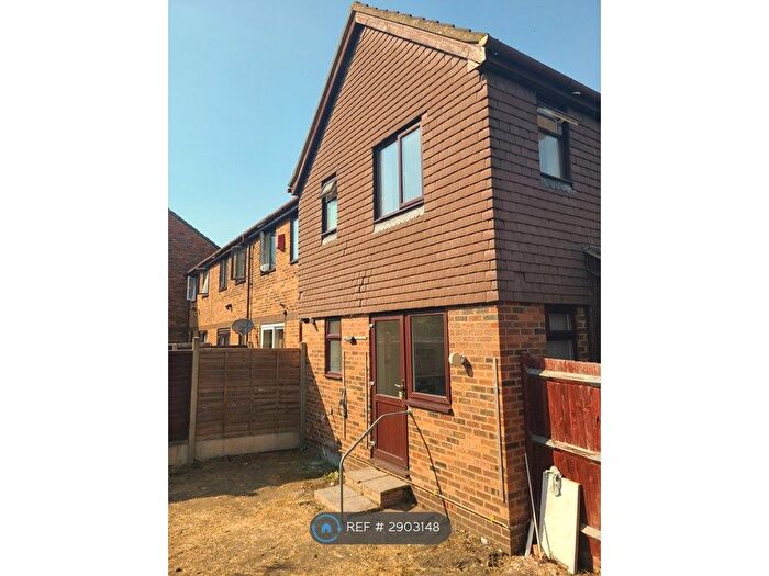 1 Bedroom Semi-Detached House To Rent In Turners Meadow Way, Beckenham, BR3