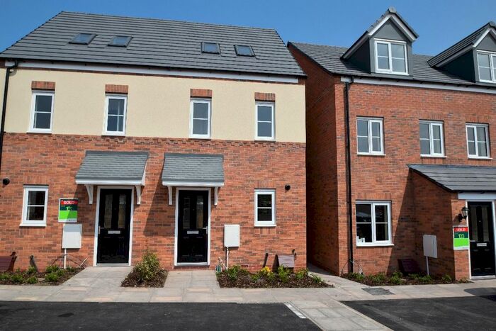 3 Bedroom Semi-Detached House To Rent In Greenfields Drive, Newport, TF10