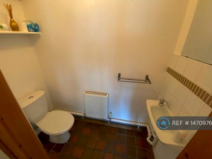 2 Bedroom Detached House To Rent In High Street, Fleur De Lis, Blackwood, NP12