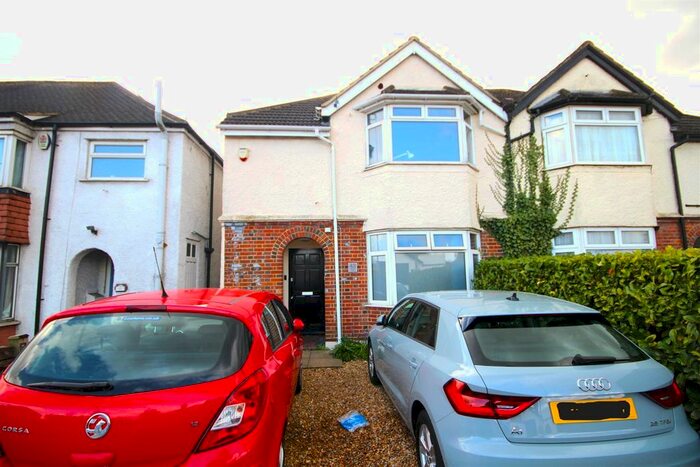 4 Bedroom Semi-Detached House To Rent In Aldershot Road, Guildford, GU2