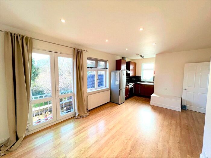 1 Bedroom Flat For Sale In Mayfield Road, South Croydon, Sanderstead, CR2