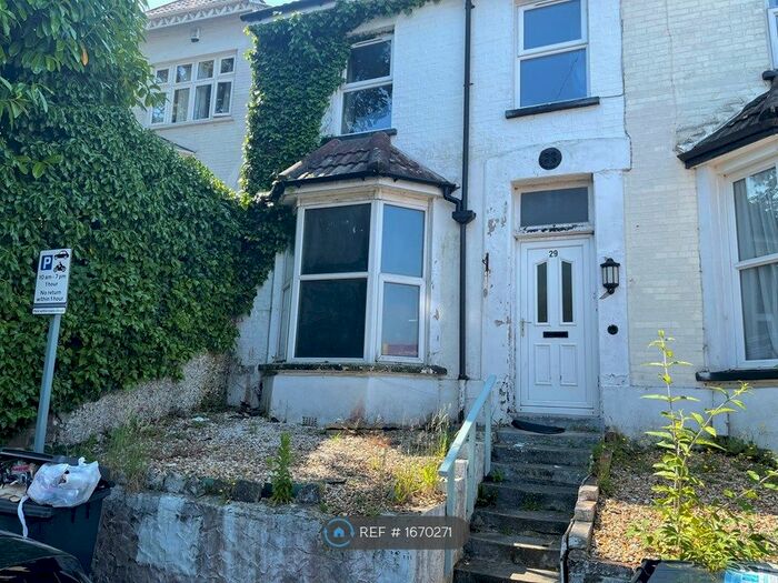 4 Bedroom Semi-Detached House To Rent In Norwich Road, Bournemouth, BH2