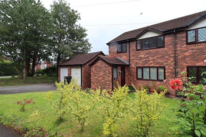 3 Bedroom Semi-Detached House To Rent In Sunnybank Close, Macclesfield, Cheshire, SK11