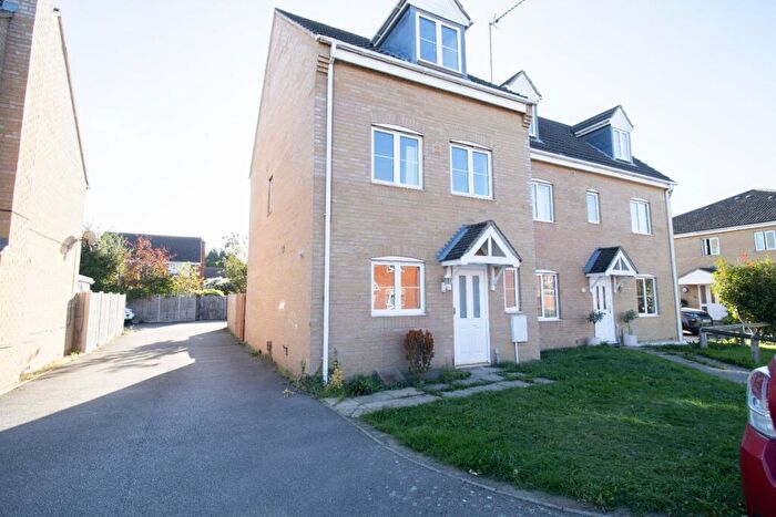 4 Bedroom Semi-Detached House To Rent In Snowdrop Close, West Lynn, PE34
