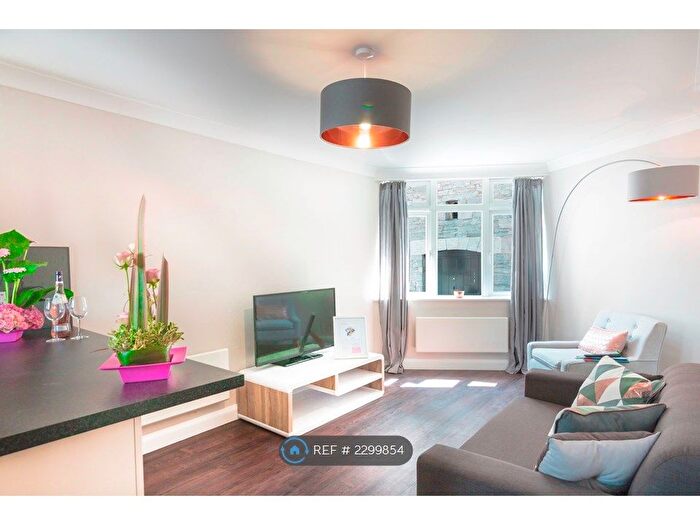 1 Bedroom Flat To Rent In New Street, Plymouth, PL1