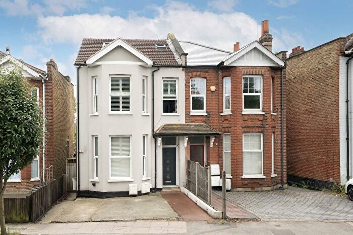 4 Bedroom Flat To Rent In Gap Road, Wimbledon, SW19