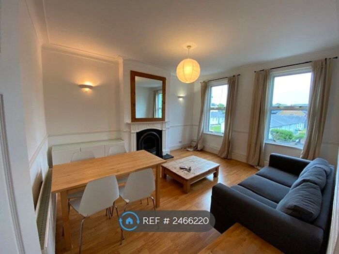 2 Bedroom Flat To Rent In Consort Road, London, SE15