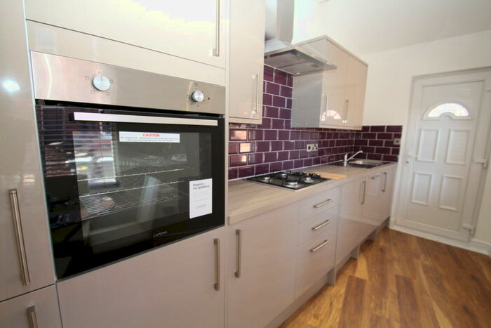 3 Bedroom End Of Terrace House To Rent In Norwood Terrace, Hyde Park, Leeds, LS6