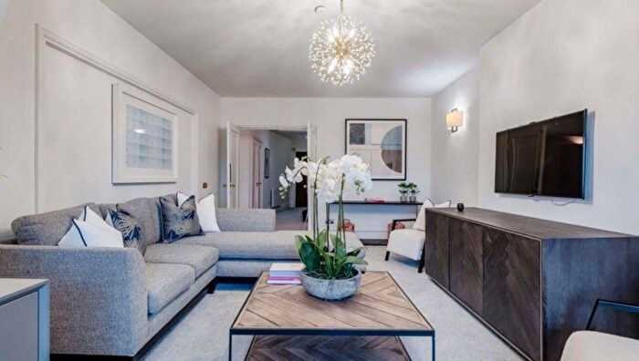 5 Bedroom Flat To Rent In Strathmore Court, Park Road, London, NW8