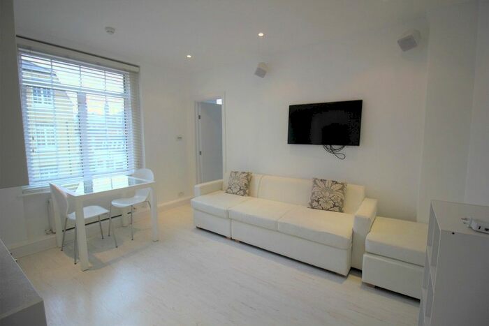 1 Bedroom Flat To Rent In Harrowby Street, Marylebone, London, W1H